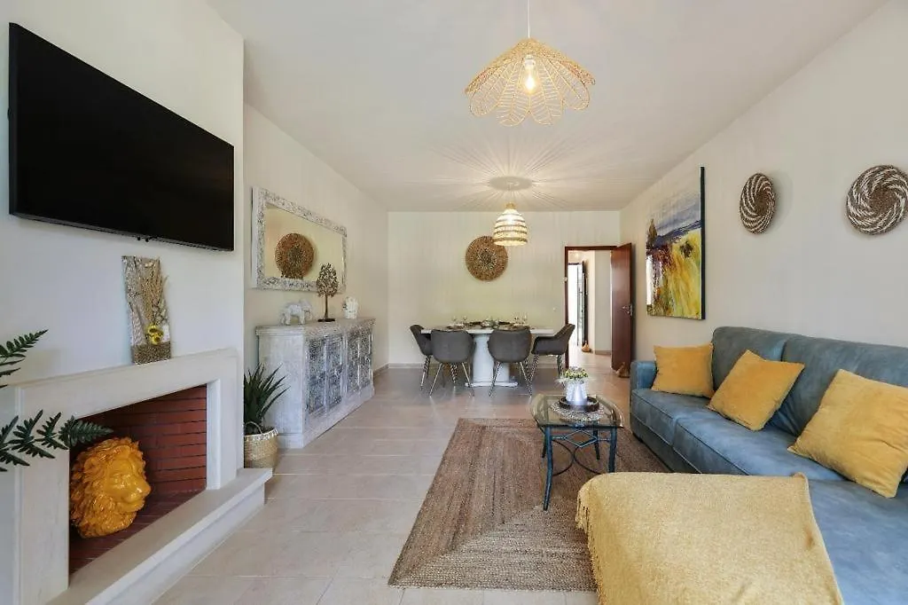 Contatti di Jaqueline Beach And Golf House